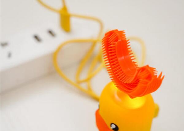 小孩電動牙刷u型牙刷怎么充電？u型牙刷的充電指南介紹